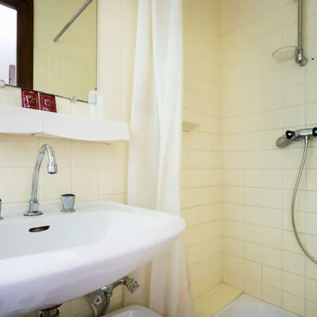 Trinquet Hotel Saint-Pée-sur-Nivelle